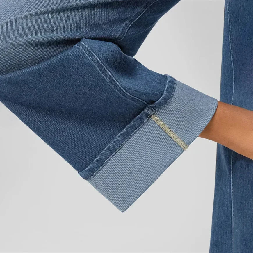 Women’s Wide-Leg High-Waisted Jeans